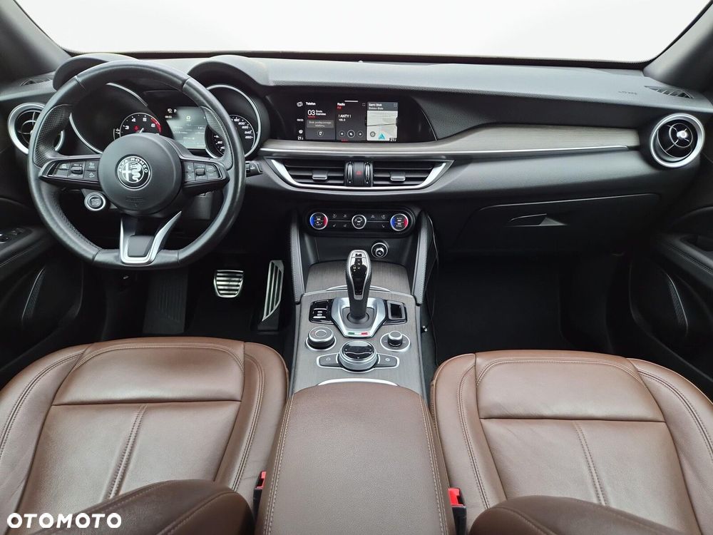 Alfa Romeo Stelvio - 23
