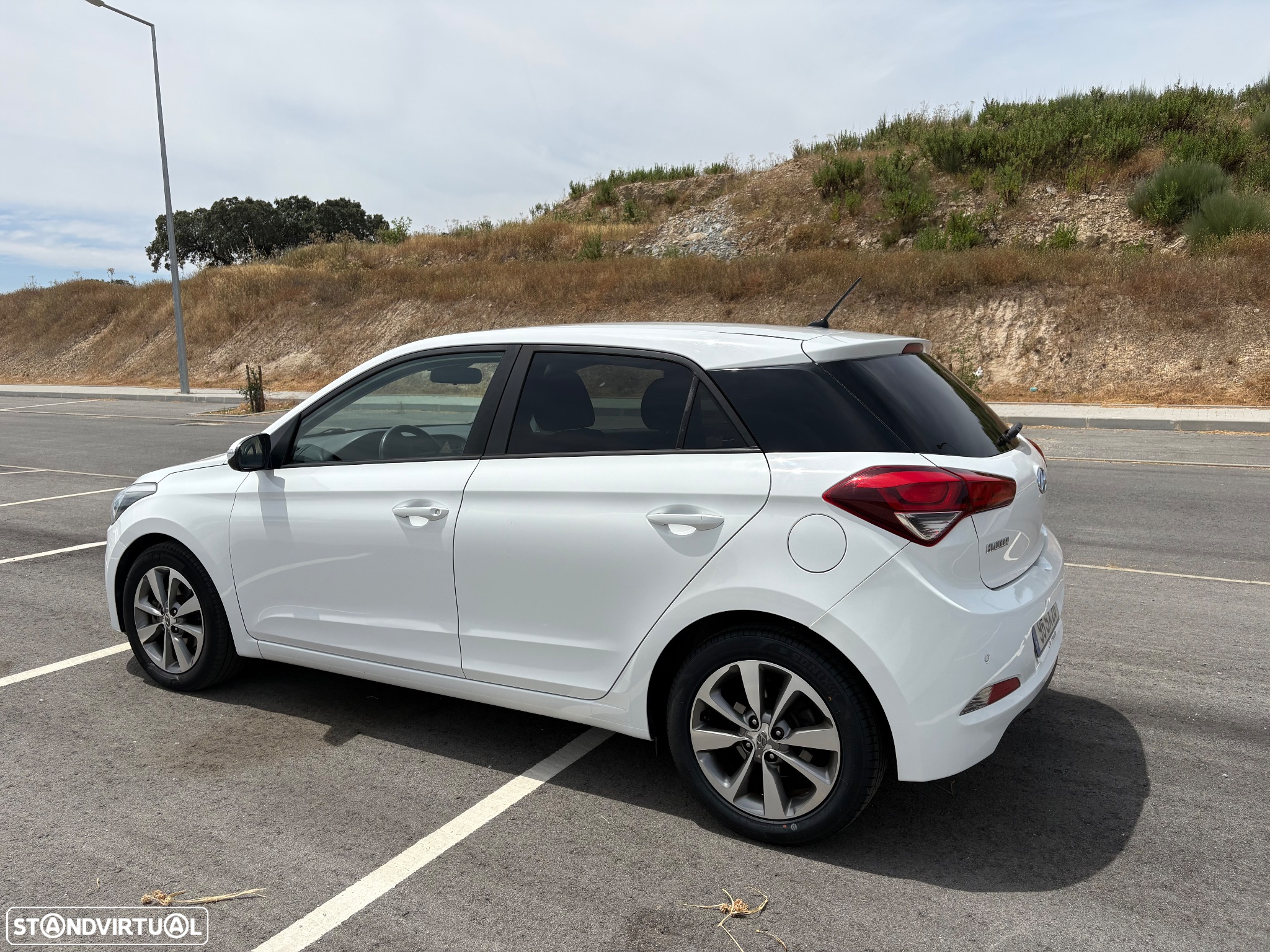 Hyundai i20 1.1 CRDi Blue Access+Bluetooth - 6