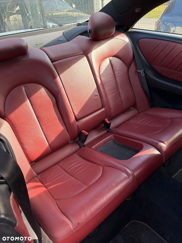 Mercedes-Benz CLK - 12