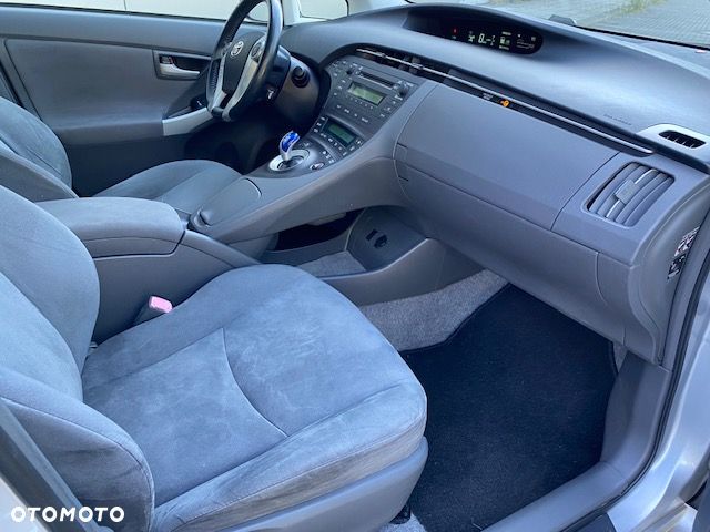 Toyota Prius (Hybrid) Comfort - 25