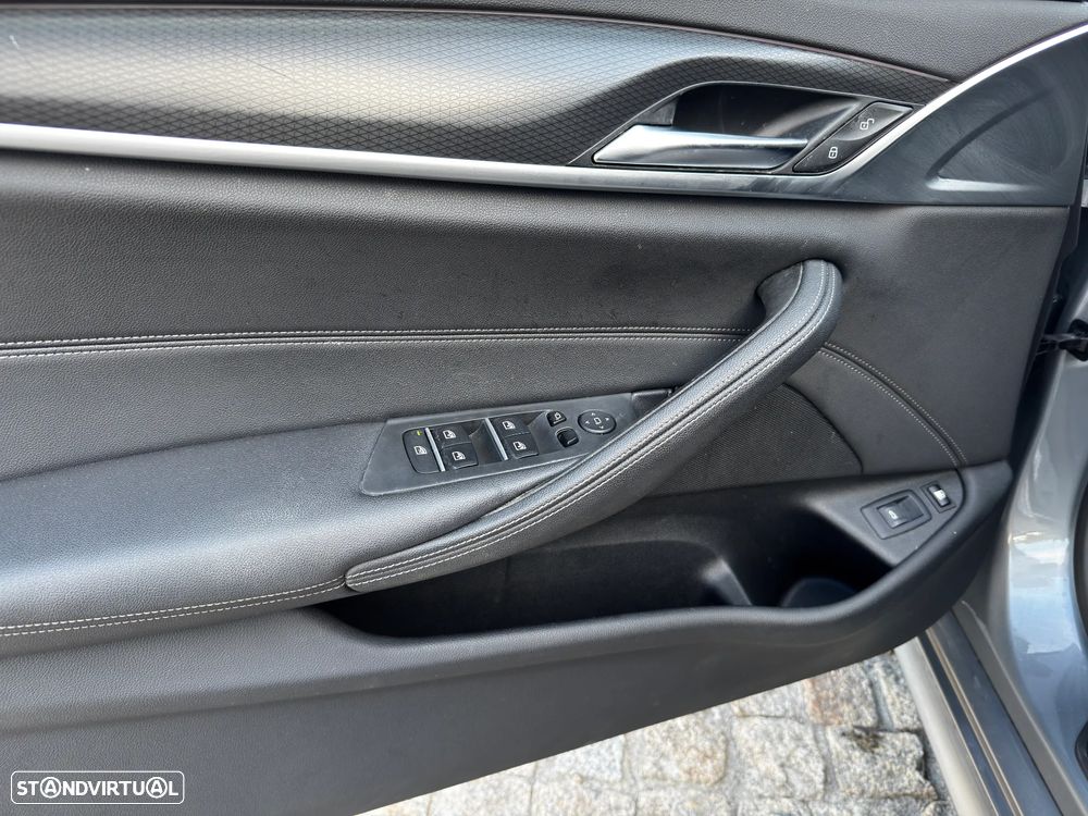 BMW 530 e Pack M - 16