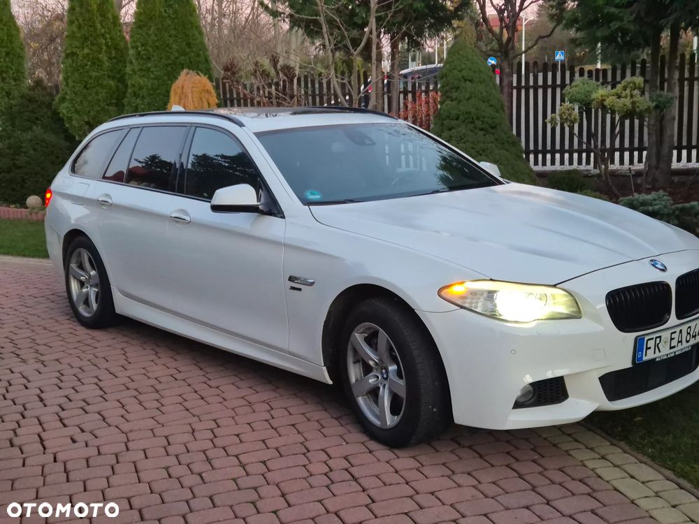 BMW Seria 5 525d xDrive - 10