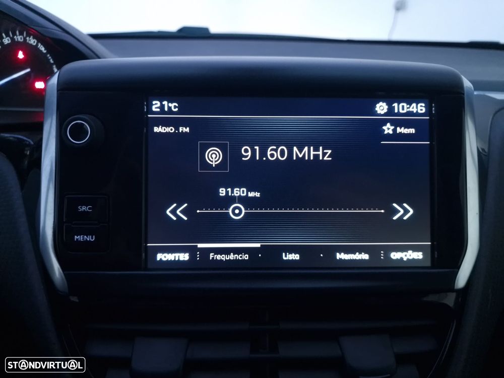 Peugeot 2008 1.6 BlueHDi Style - 32