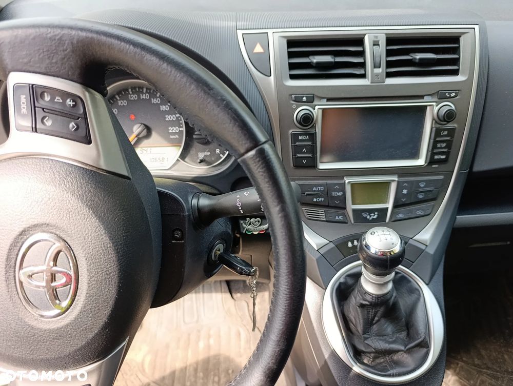 Toyota Verso S 1.33 VVT-i Life - 11