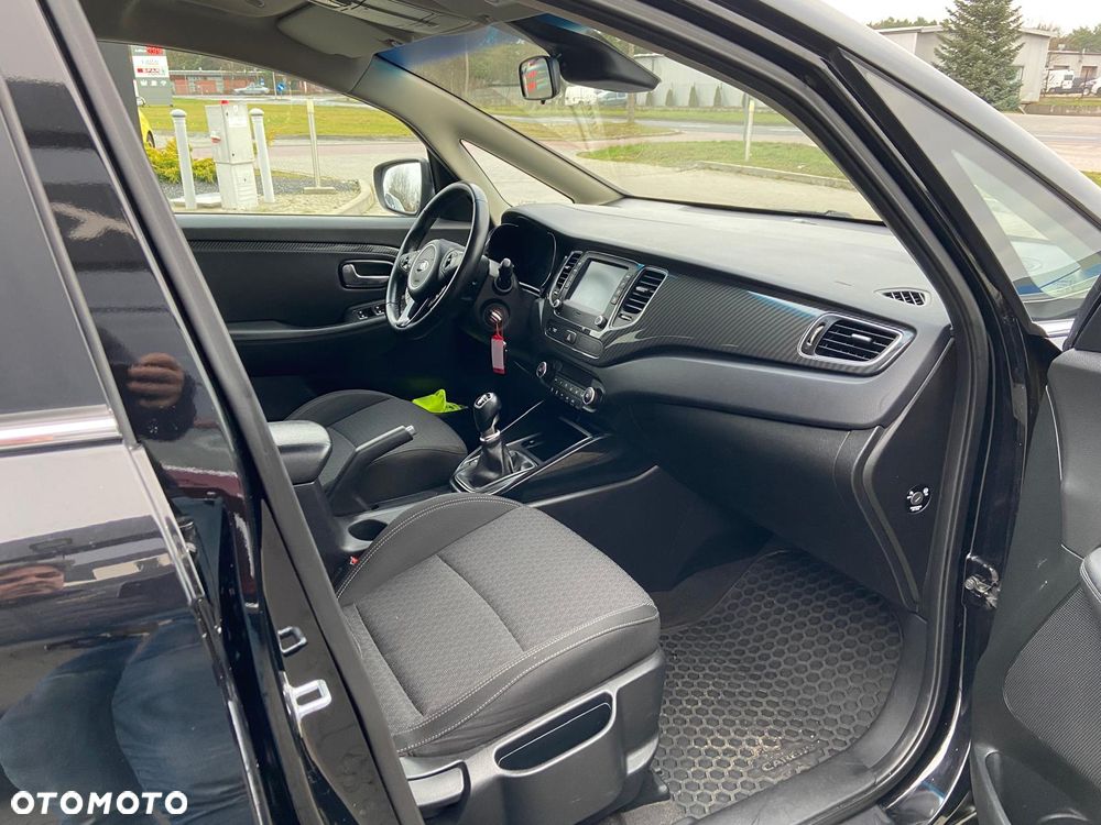 Kia Carens - 9