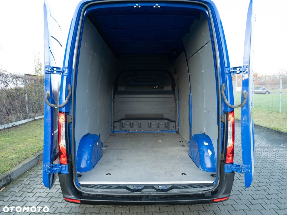 Mercedes-Benz Sprinter - 14