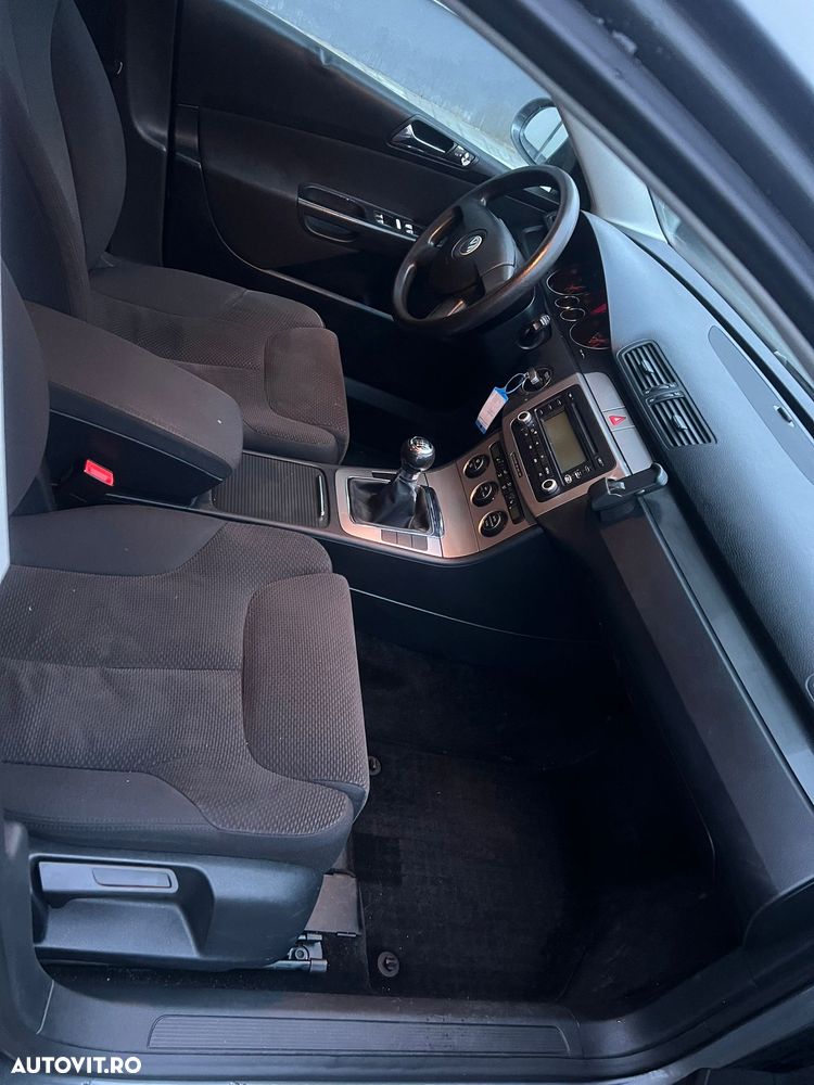 Volkswagen Passat 2.0 TDI DPF Comfortline - 11