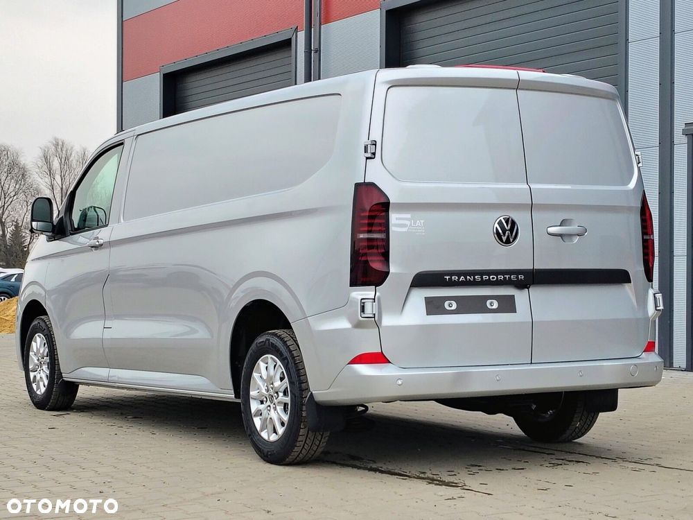 Volkswagen Transporter Transporter Furgon silnik: 2,0 l TDI 150 KM / skrzynia biegów: 8-biegowa automatyczna rozstaw osi: 3500 mm - 4