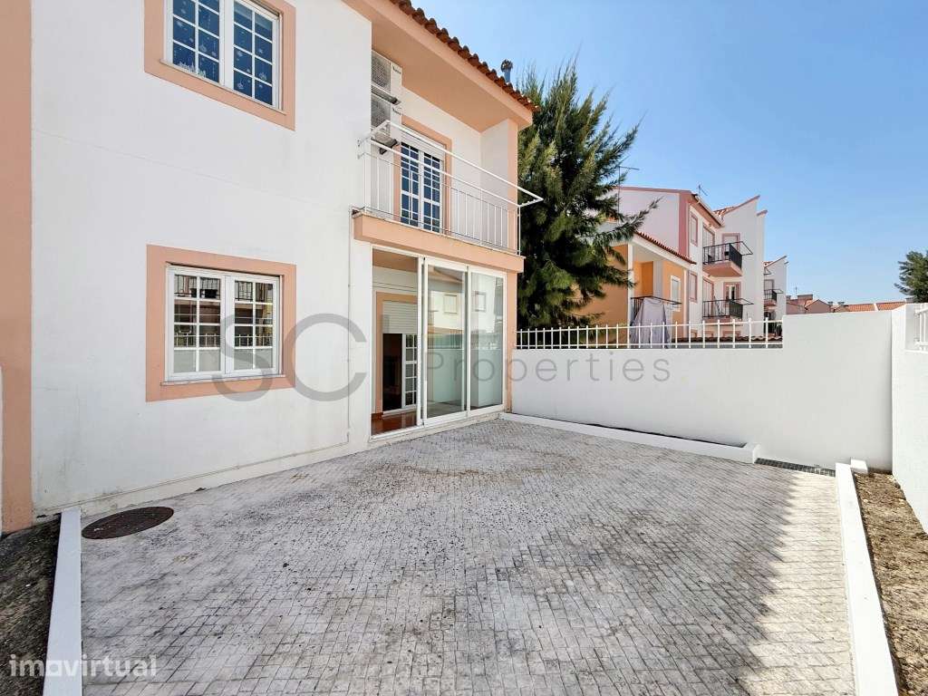 Moradia T3+1 em Vila Nogueira de Azeitão - Grande imagem: 3/36