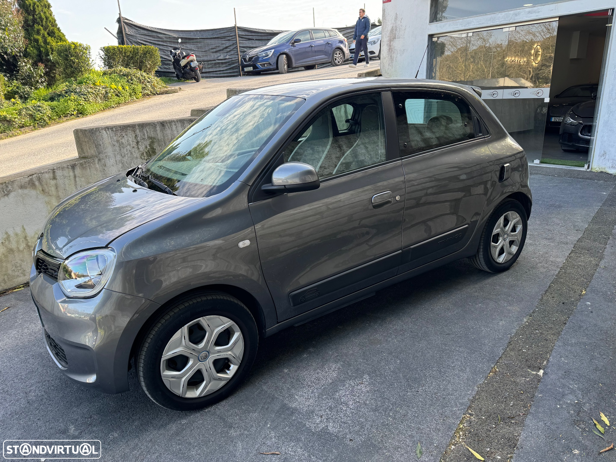 Renault Twingo Z.E. 22 Intens - 4