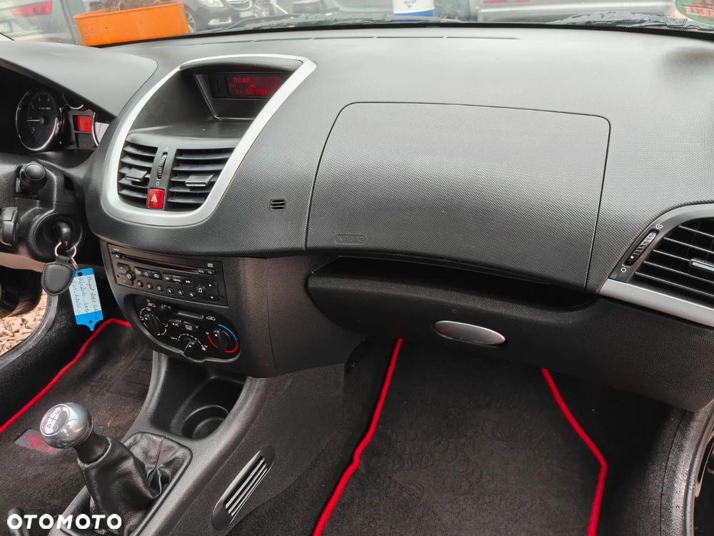 Peugeot 206 plus 206+ 75 Street Racing - 31