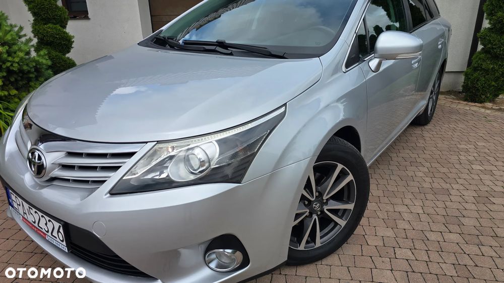 Toyota Avensis - 2