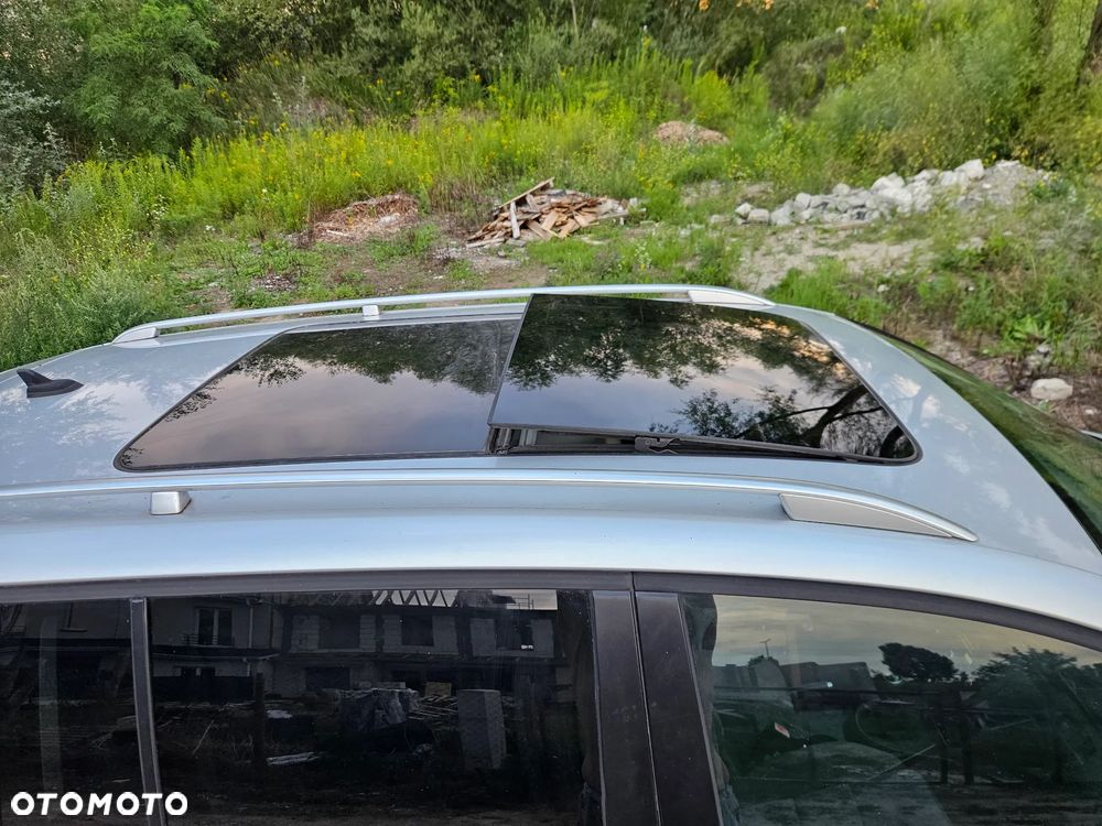 Volkswagen Touran 2.0 TDI Highline - 4