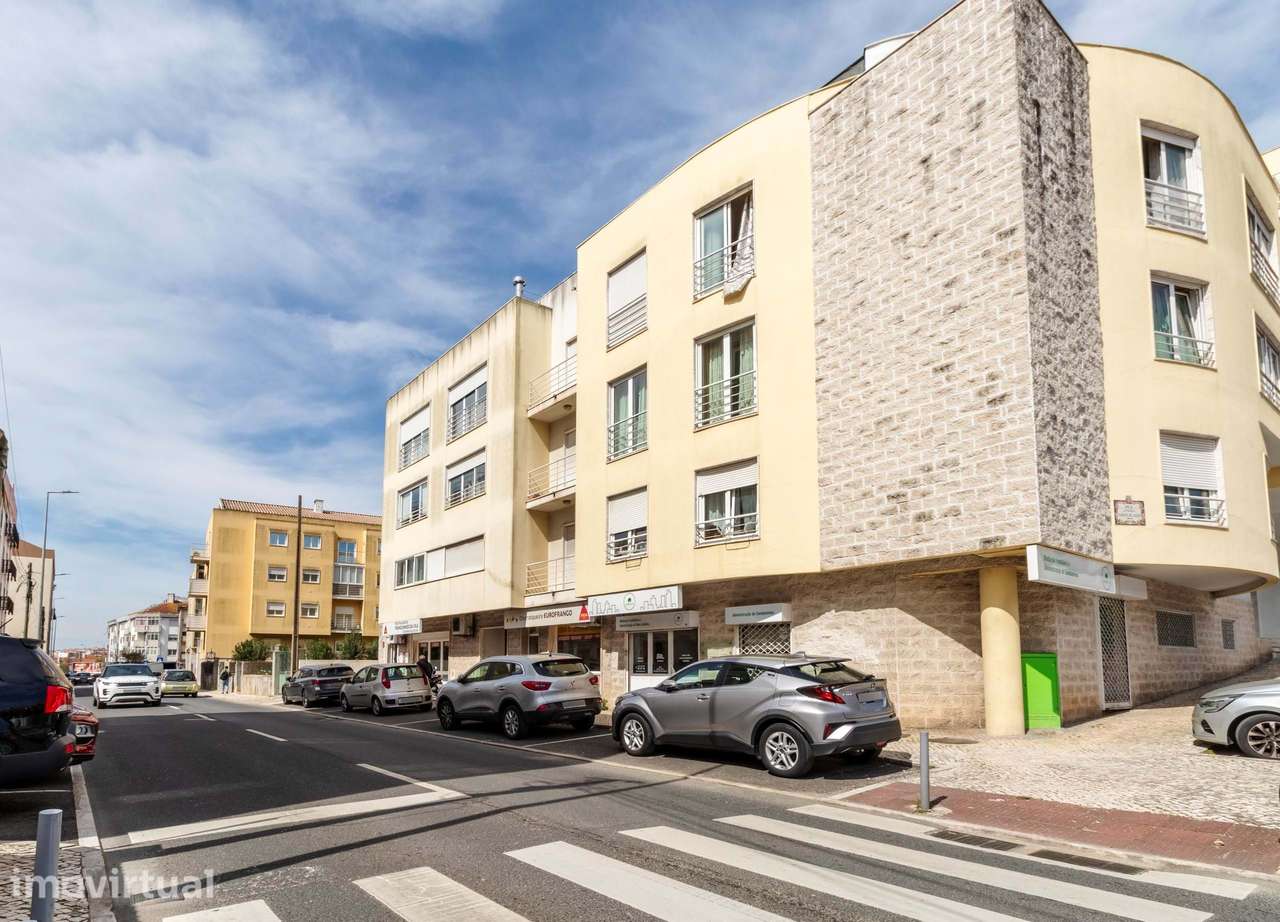 Apartamento T2 c/ Terraço e 2 Lugares de Estacionamento na Agualva, Si - Grande imagem: 2/42