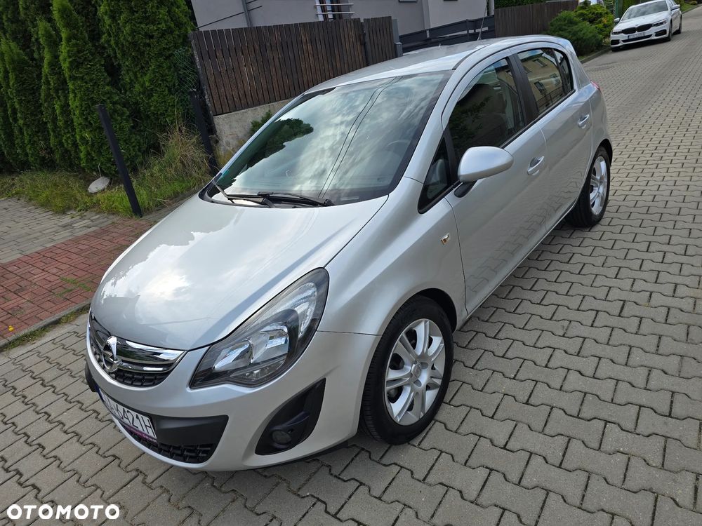 Opel Corsa 1.2 16V Essentia - 1