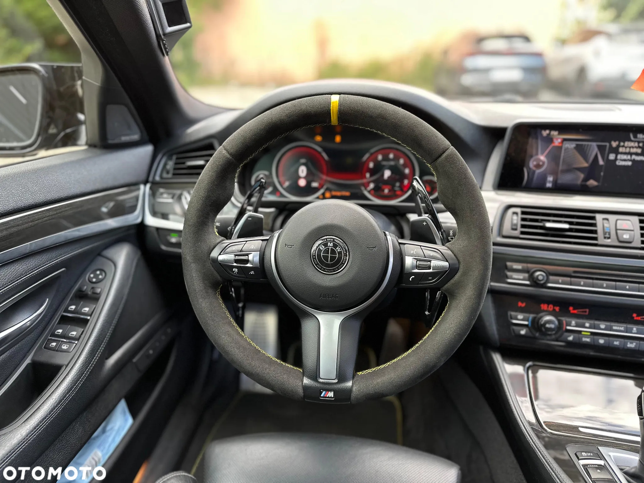 BMW Seria 5 550i - 14