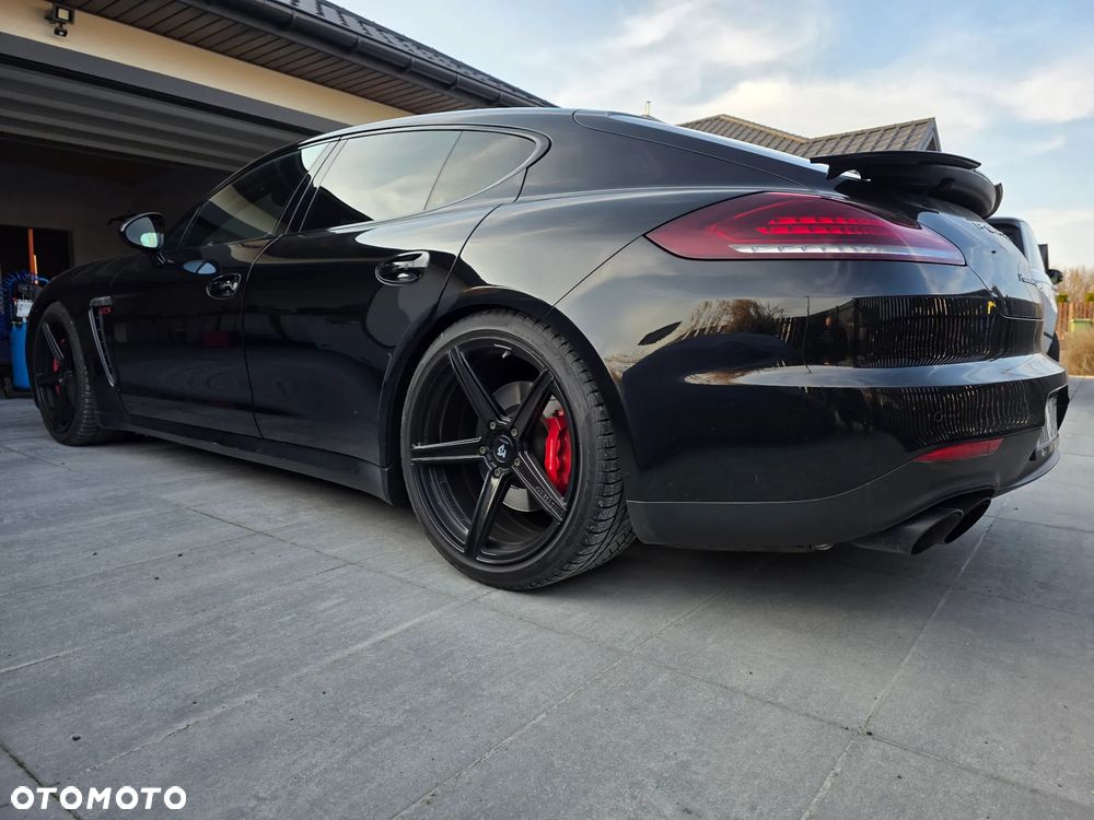 Porsche Panamera GTS PDK - 5