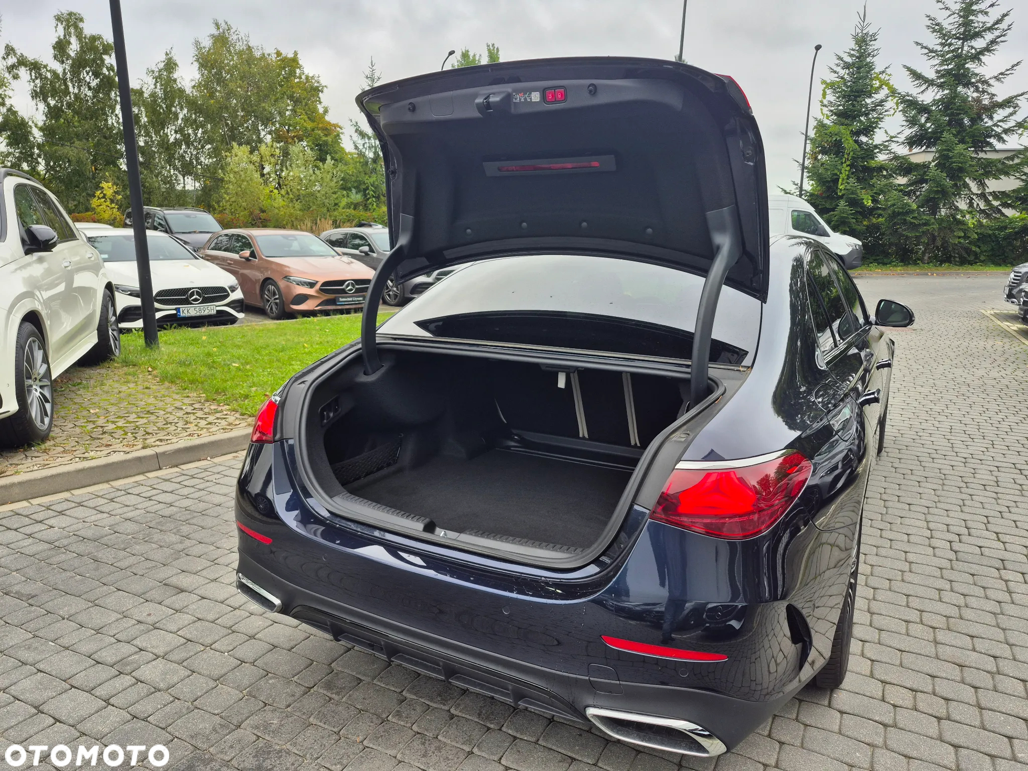 Mercedes-Benz Klasa E 220 d mHEV 4-Matic AMG 9G-Tronic - 27