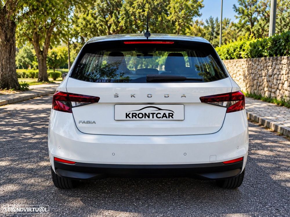 Skoda Fabia 2023 photo 5