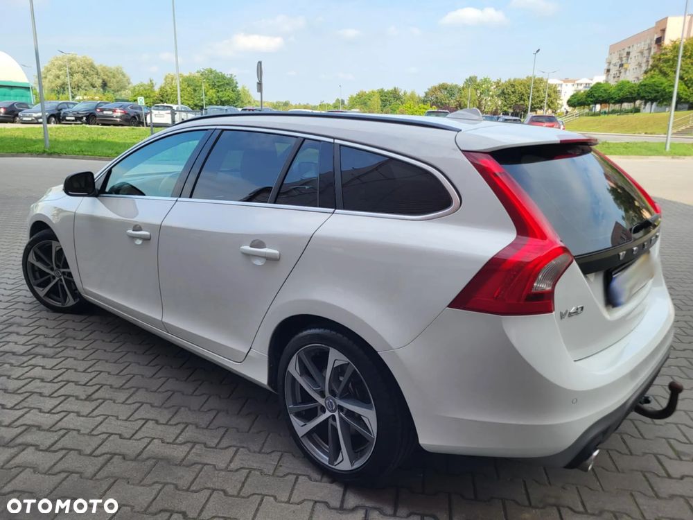 Volvo V60 D4 Drive-E R-Design Momentum - 21
