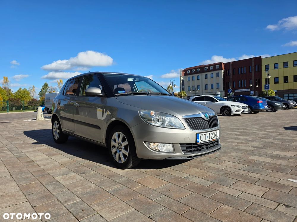 Skoda Fabia 2012 photo 3