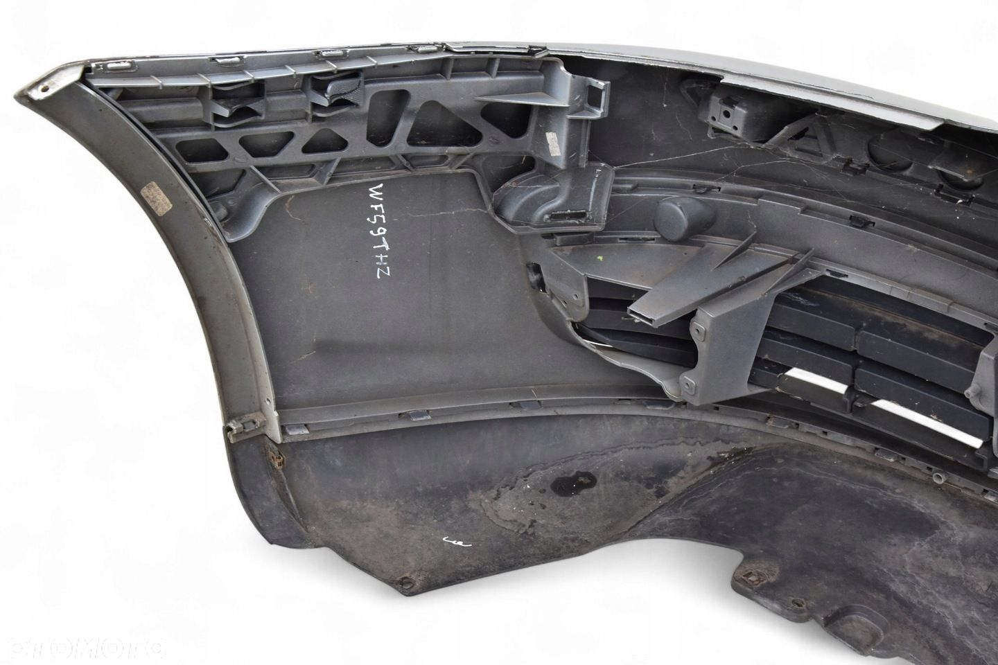 Zderzak Przód Grill VOLKSWAGEN GOLF V LA7W - 12