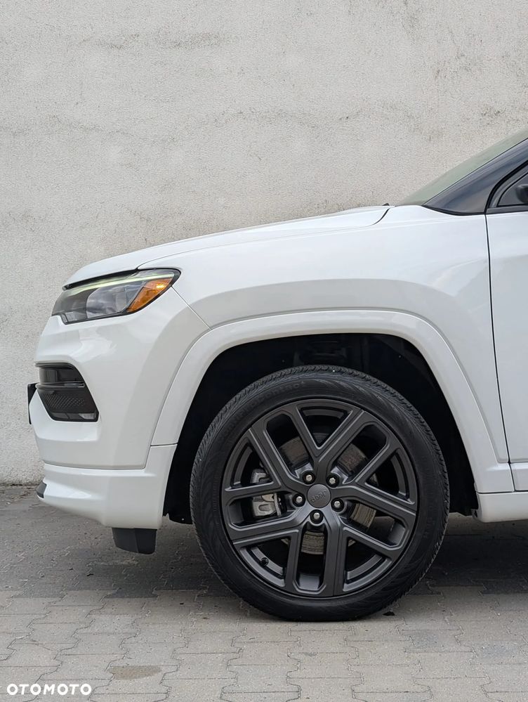 Jeep Compass - 35