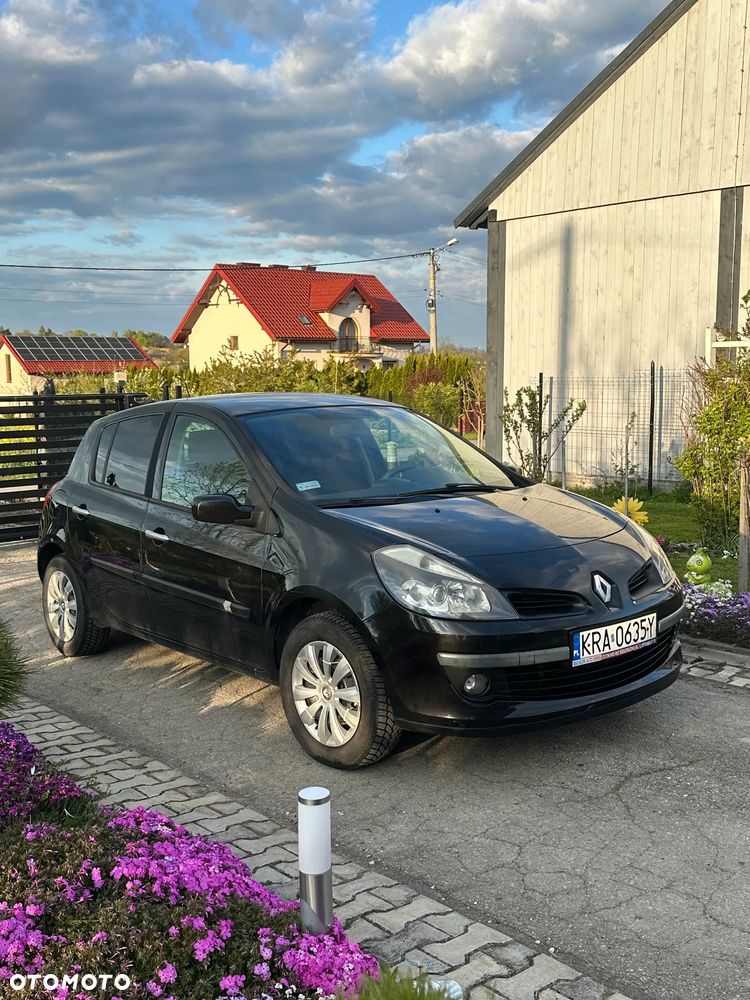 Renault Clio 1.2 16V Authentique - 1