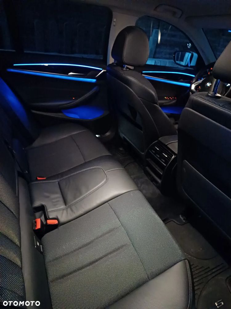 BMW Seria 5 520d xDrive Luxury Line sport - 11