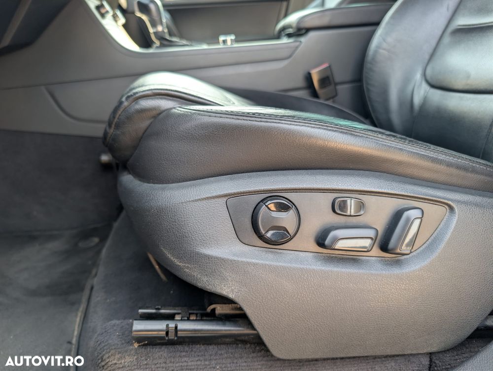 Volkswagen Touareg - 9