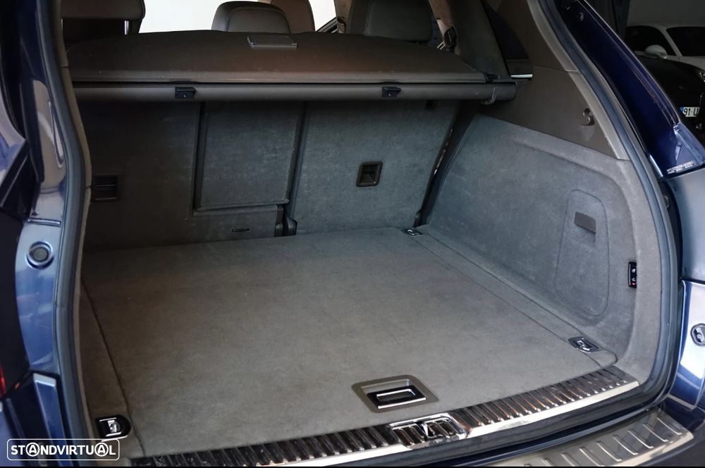 Porsche Cayenne Turbo - 40