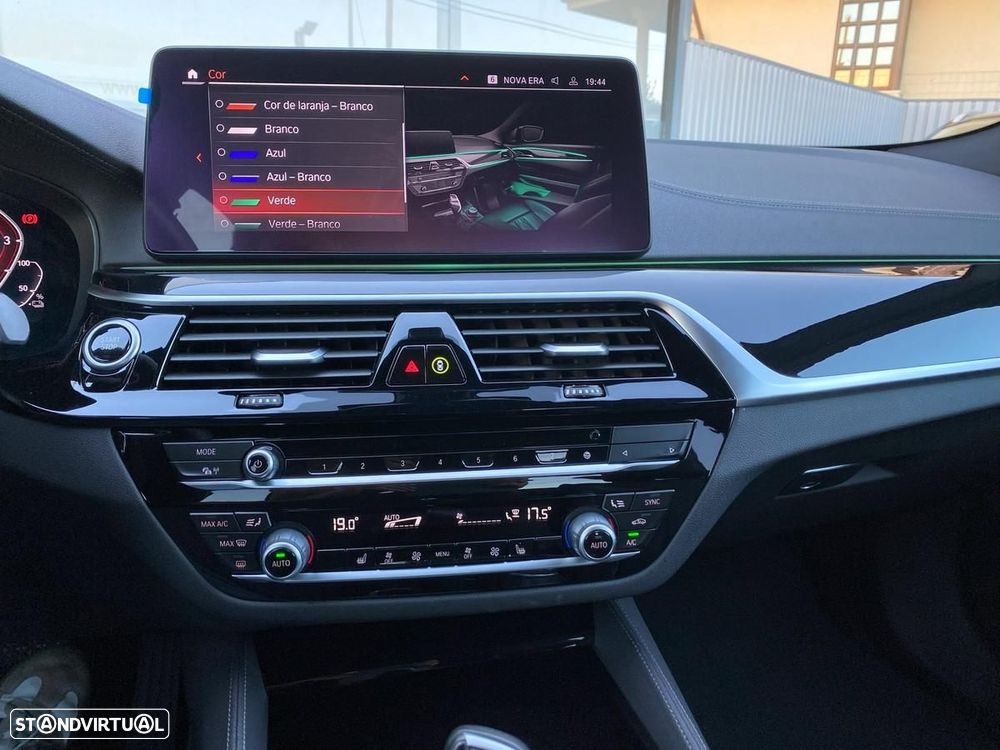 BMW 530 e Line Luxury - 35