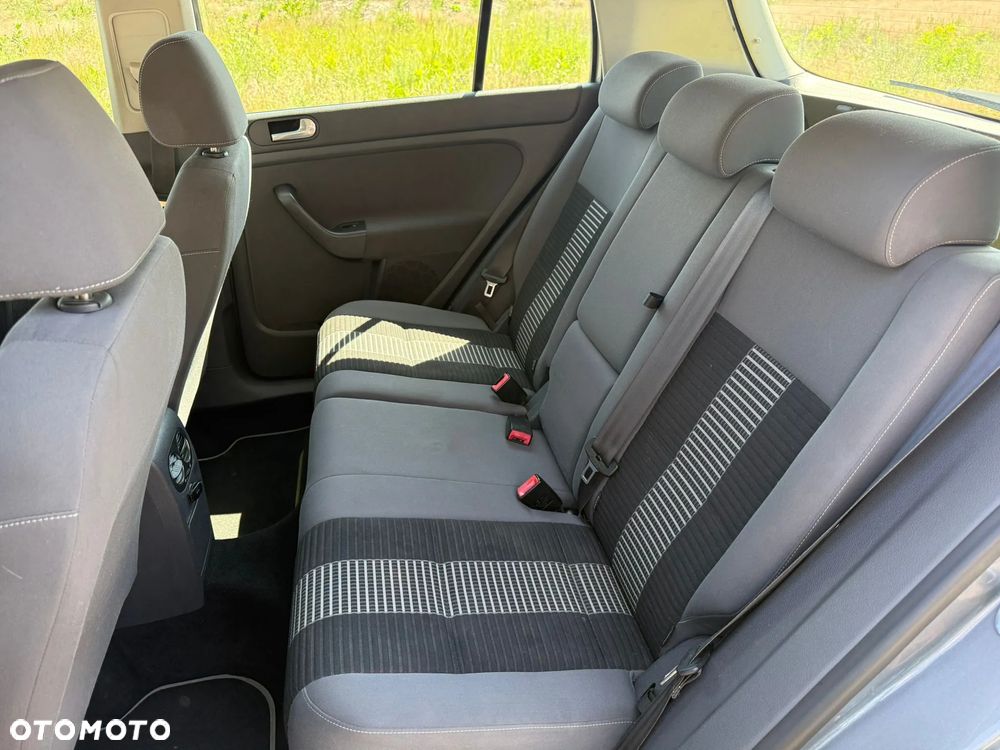 Volkswagen Golf Plus 1.9 TDI DSG United - 10