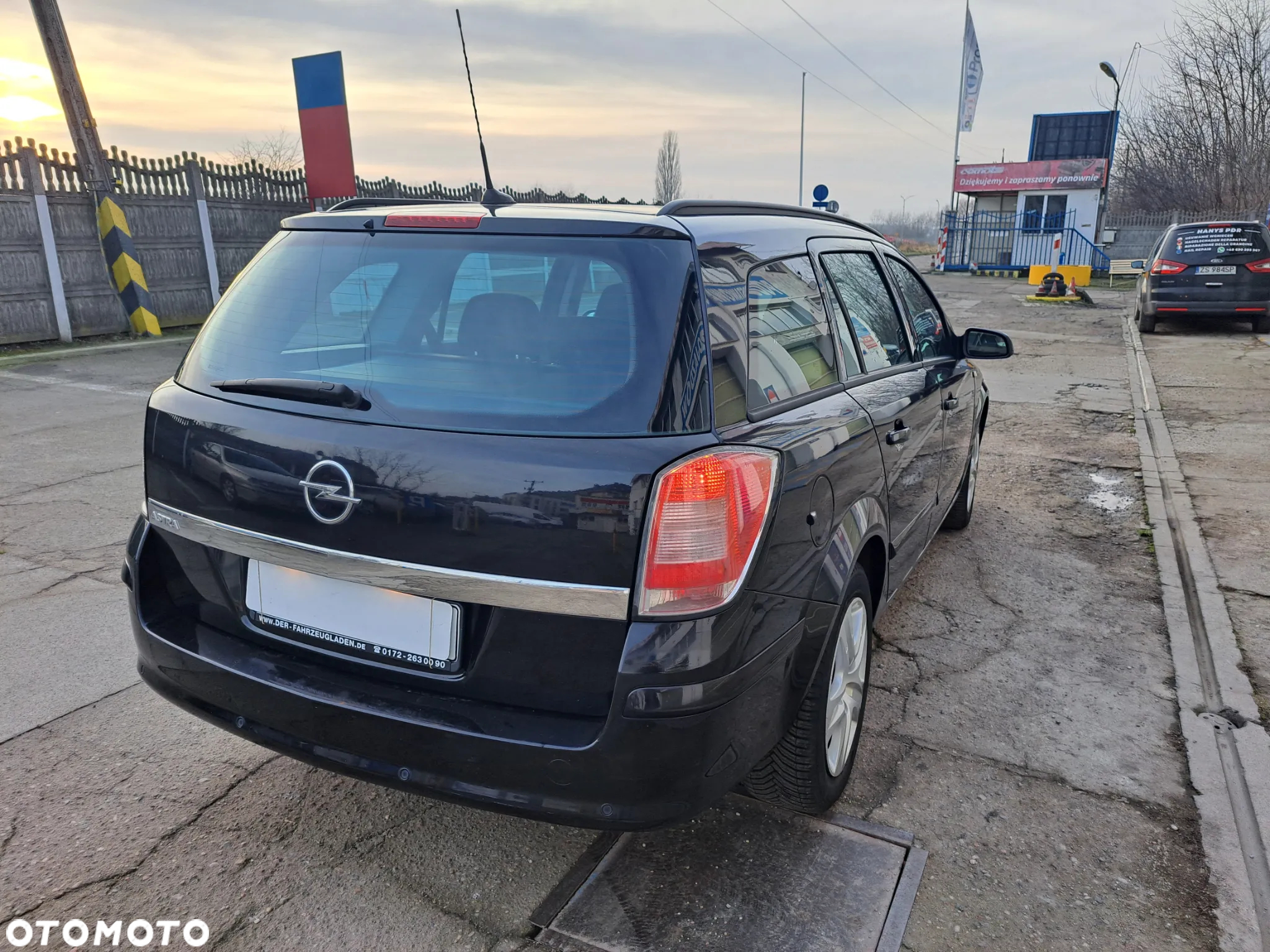 Opel Astra 1.6 Caravan NAVI - 12