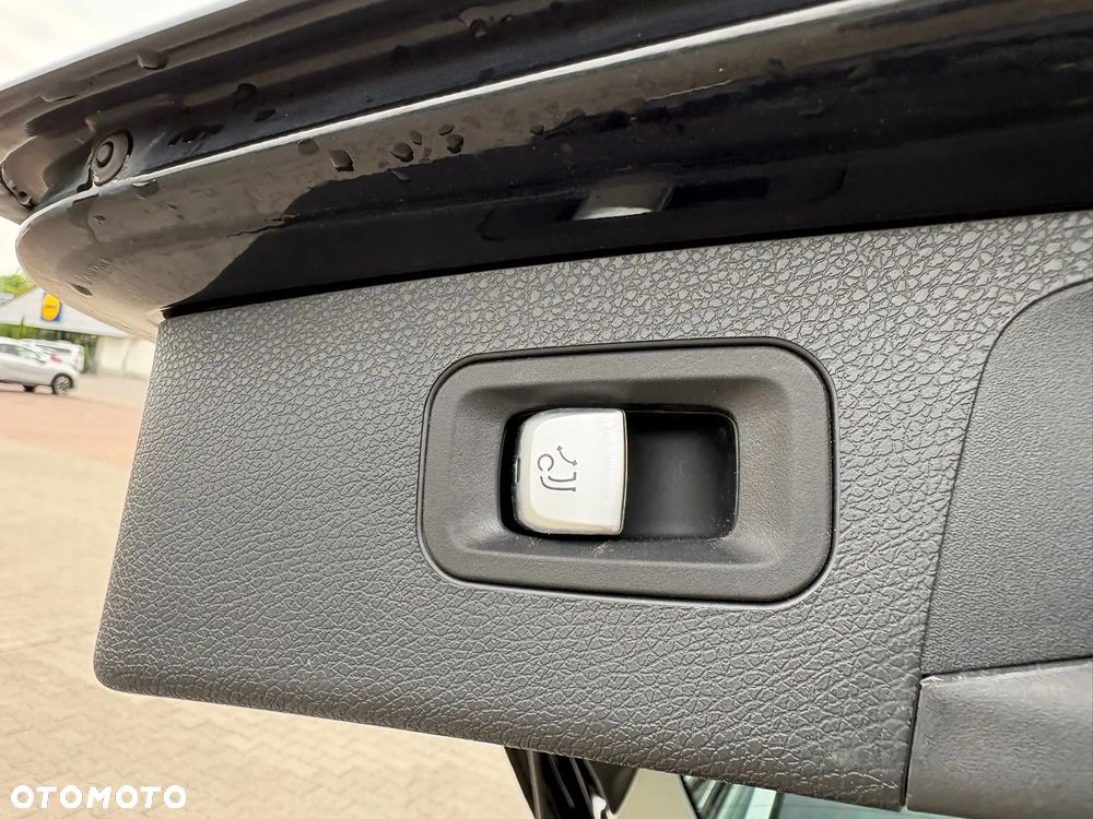Mercedes-Benz Klasa E 220 d Business Edition 9G-TRONIC - 22