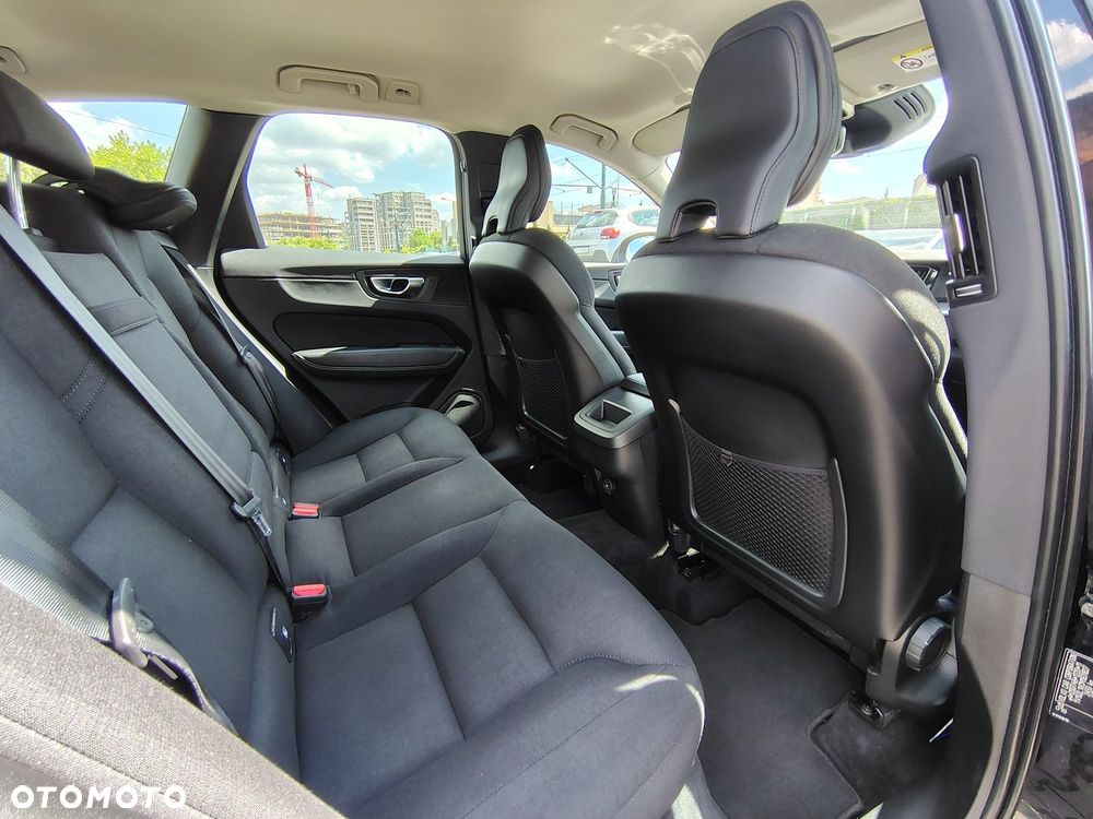 Volvo XC 60 B5 B AWD Momentum Pro - 8