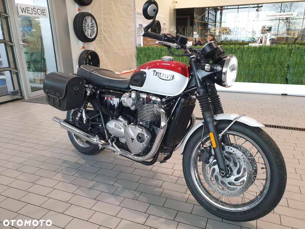 Triumph Bonneville - 3