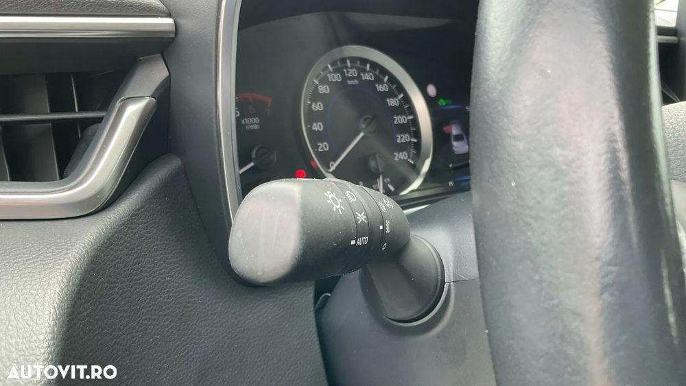 Toyota Corolla 1.8 HSD Business - 5