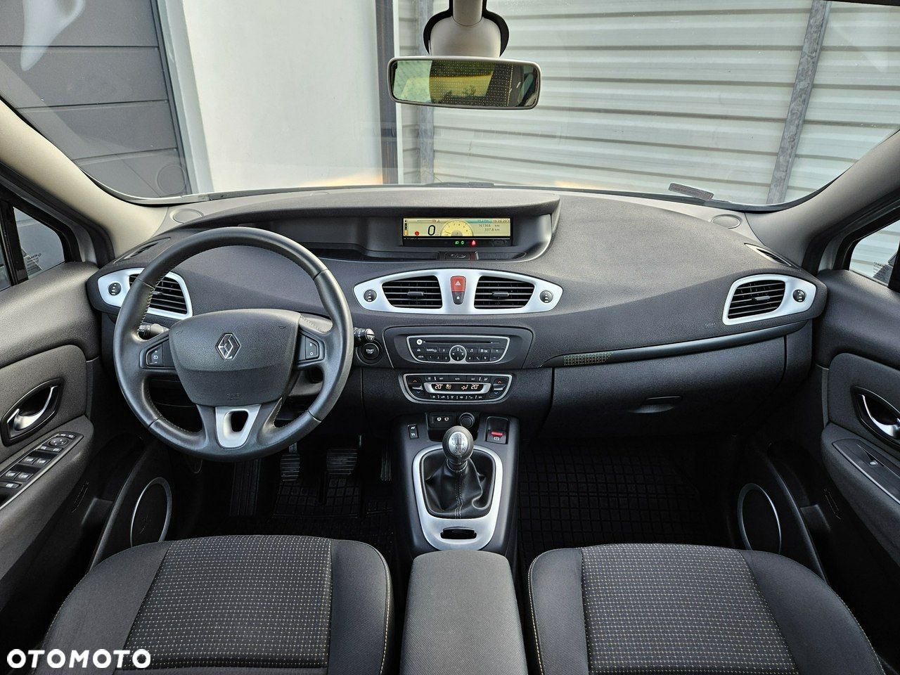 Renault Scenic 1.4 16V TCE Privilege - 8