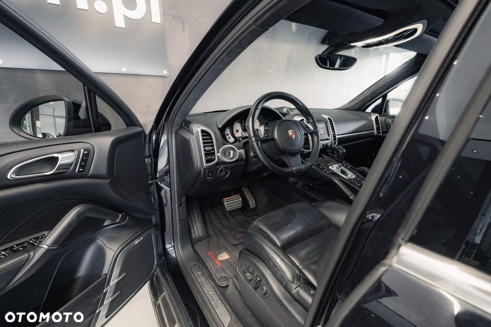 Porsche Cayenne Turbo - 9