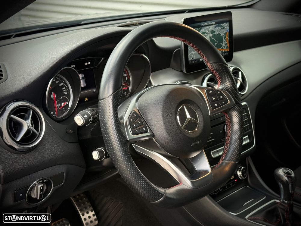 Mercedes-Benz GLA 180 d AMG Line - 38