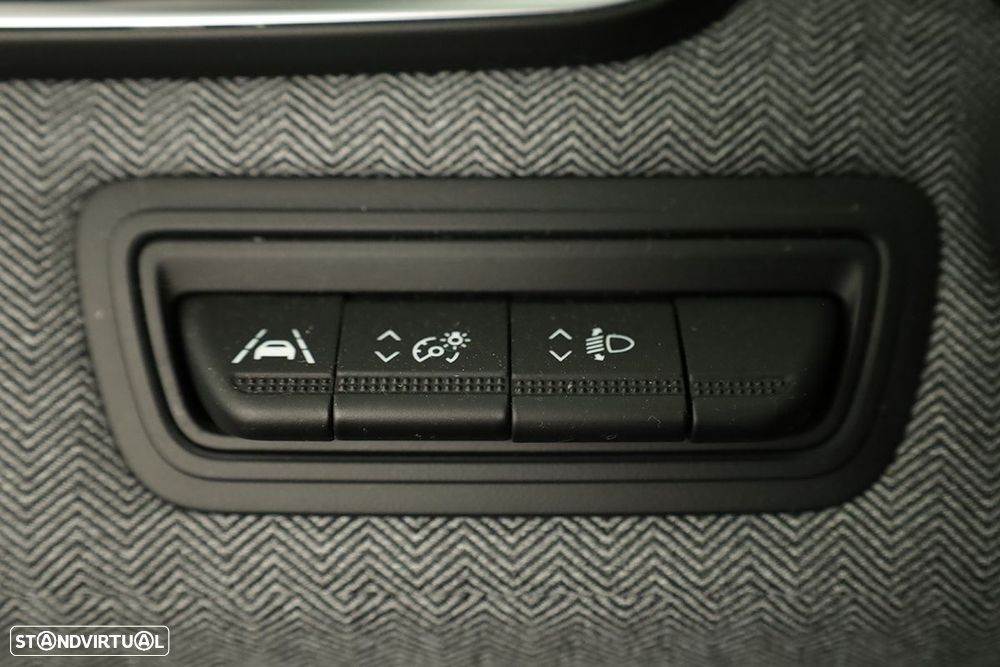 Renault Clio 1.0 TCe Techno - 19