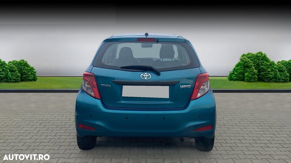 Toyota Yaris 1.3 VVT-i Terra - 4