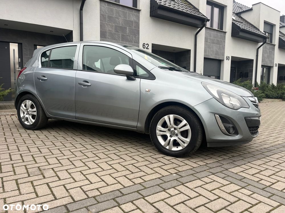 Opel Corsa 1.2 16V Cosmo - 9