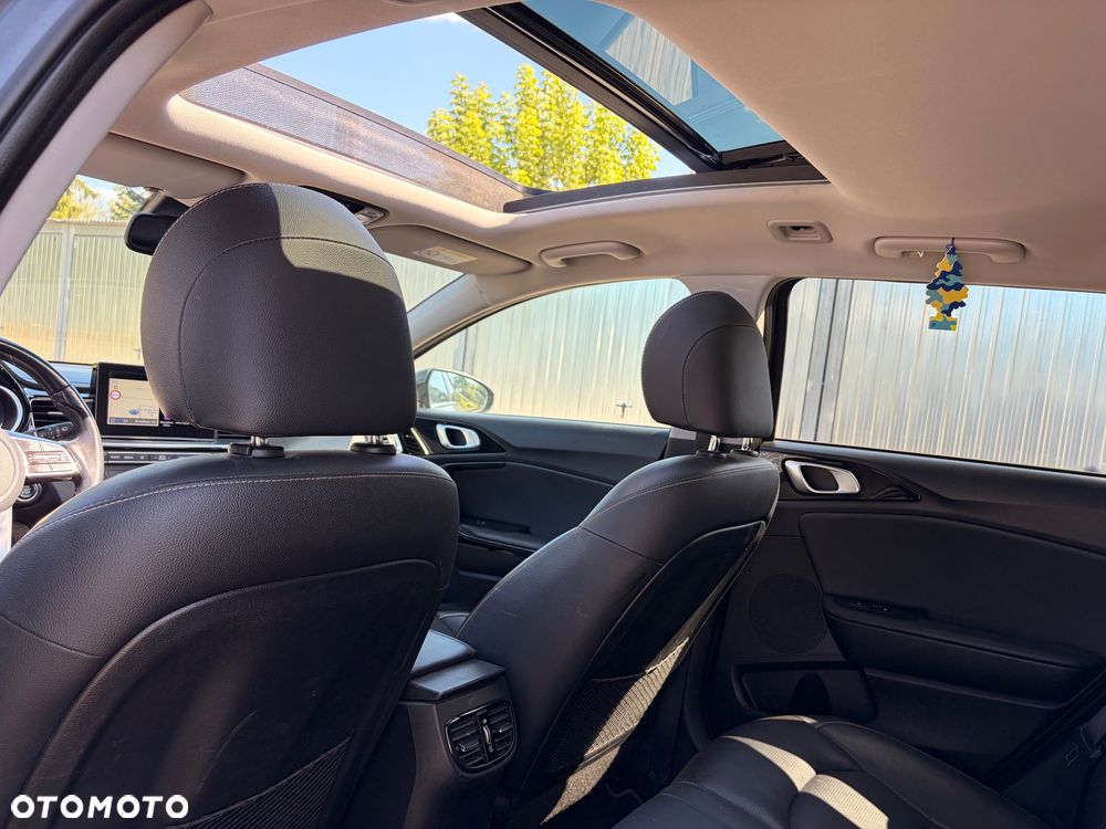 Kia Ceed - 22