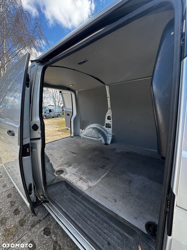 Volkswagen Transporter - 8