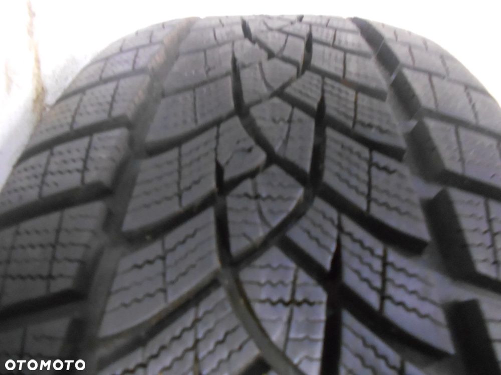 OPONA POJEDYNKA 225/55R17 GOODYEAR ULTRA GRIP PERFORMANCE GEN 1 DOT 4018 9MM - 2