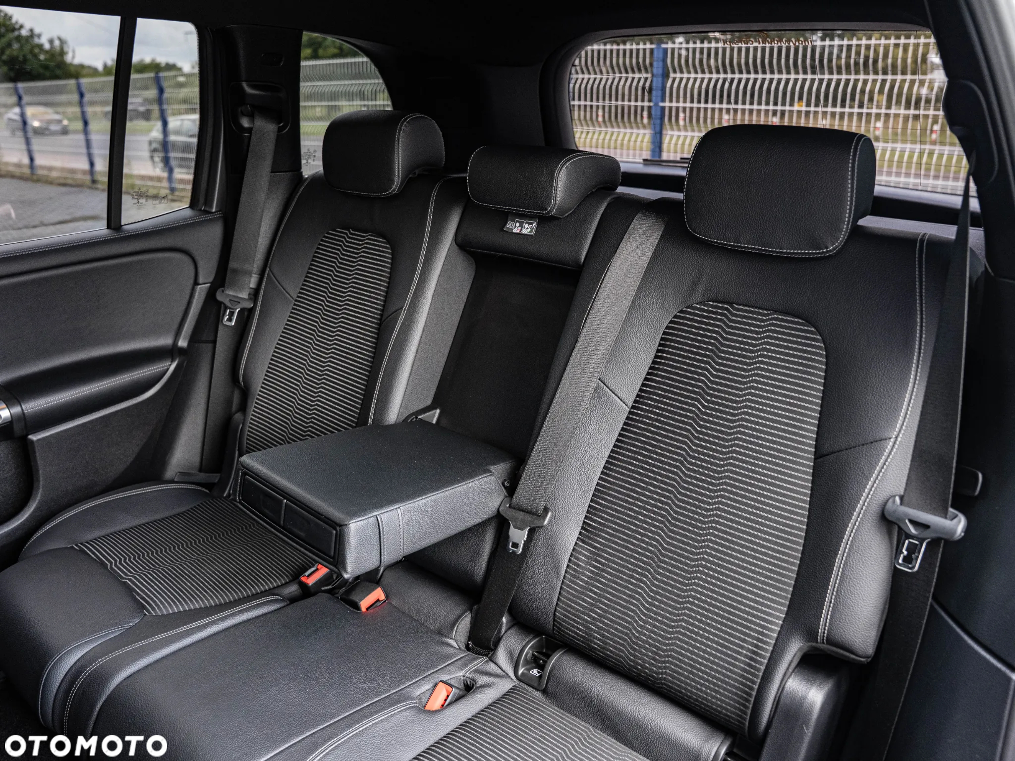 Mercedes-Benz GLB 200 d 8G-DCT Progressive Advanced - 28