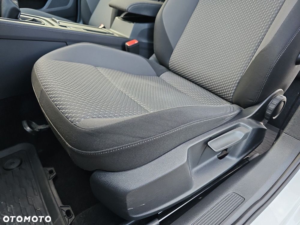 Volkswagen Passat - 24