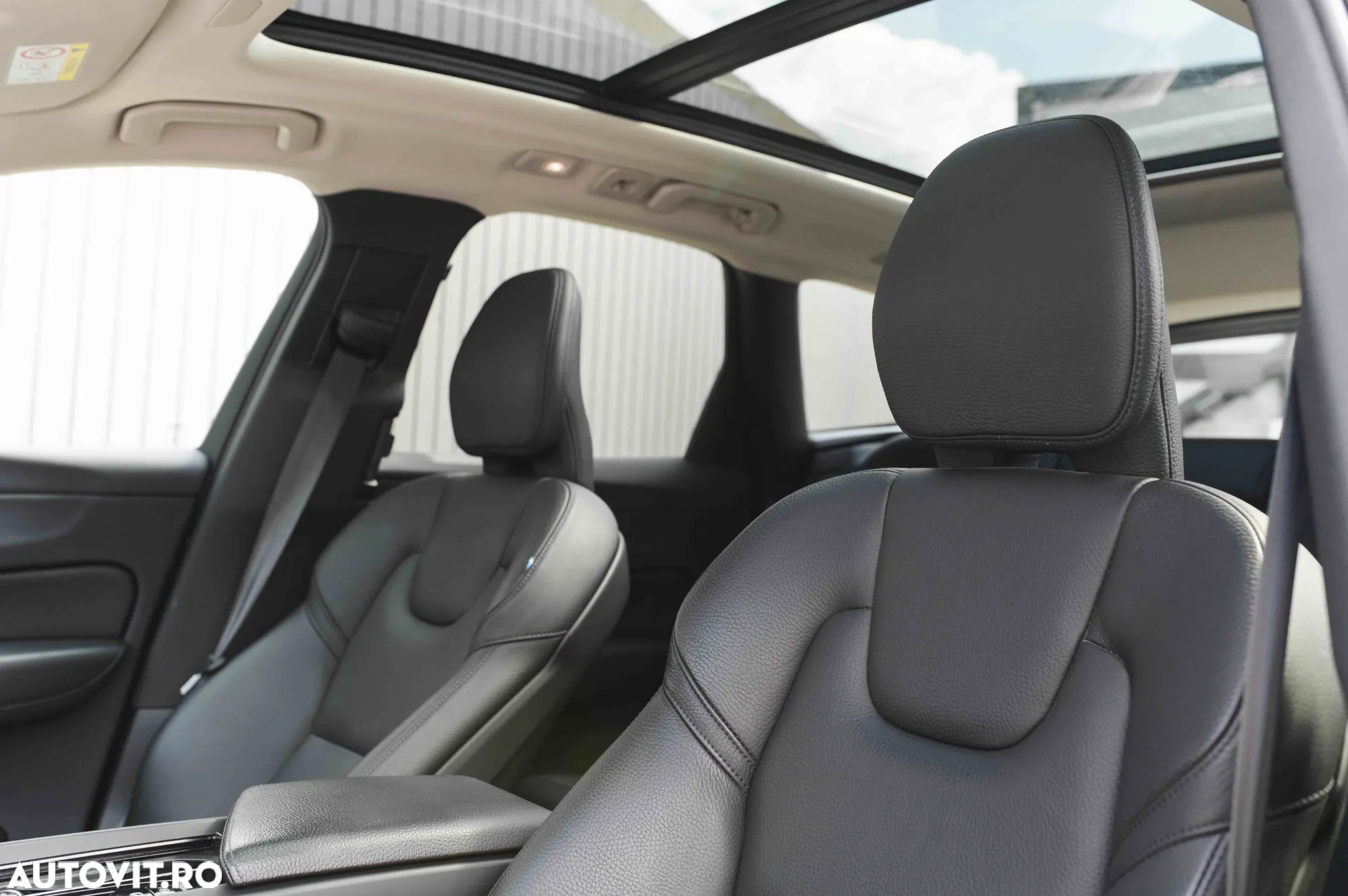 Volvo XC 60 T6 AWD Recharge Geartronic Inscription - 27